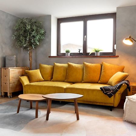 Gemuetliche Ferienwohnung Mit Terrasse Und Bergblick Инцел Екстериор снимка
