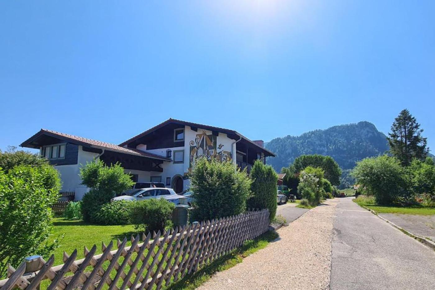 Gemuetliche Ferienwohnung Mit Terrasse Und Bergblick Инцел Екстериор снимка
