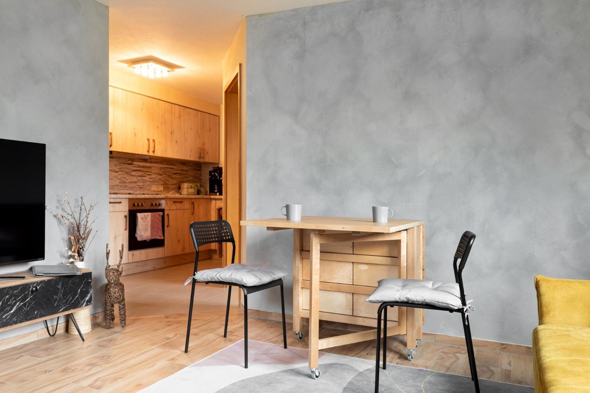Gemuetliche Ferienwohnung Mit Terrasse Und Bergblick Инцел Екстериор снимка