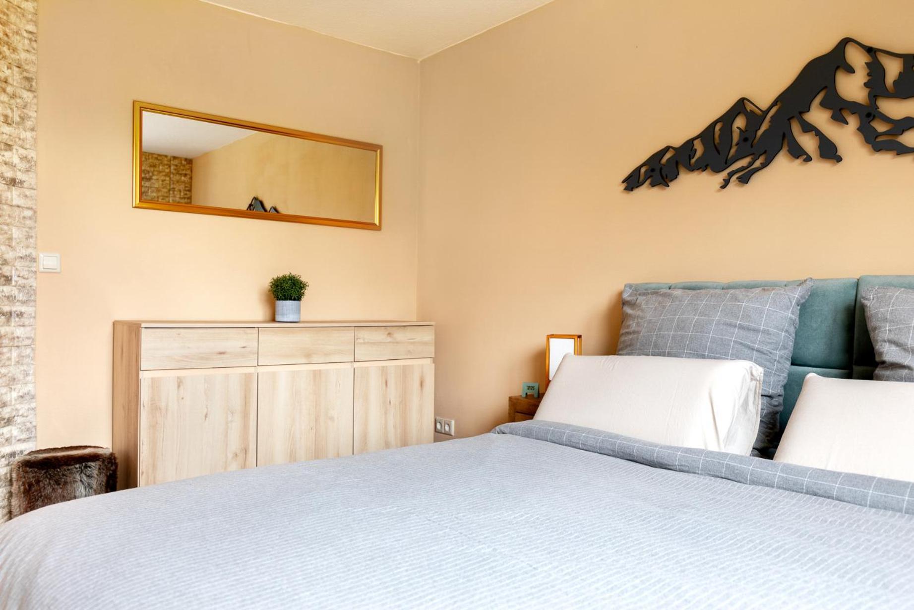 Gemuetliche Ferienwohnung Mit Terrasse Und Bergblick Инцел Екстериор снимка