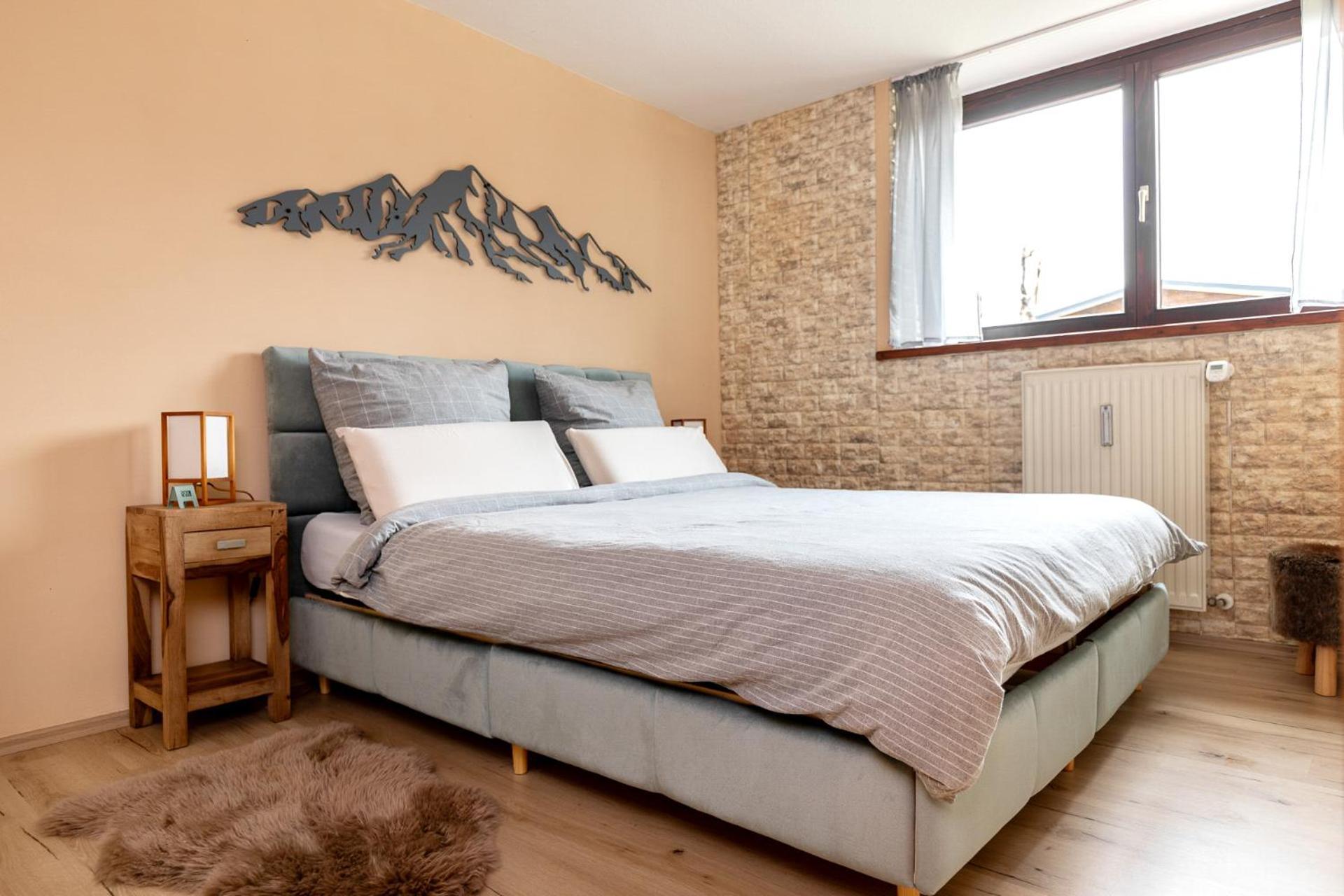Gemuetliche Ferienwohnung Mit Terrasse Und Bergblick Инцел Екстериор снимка