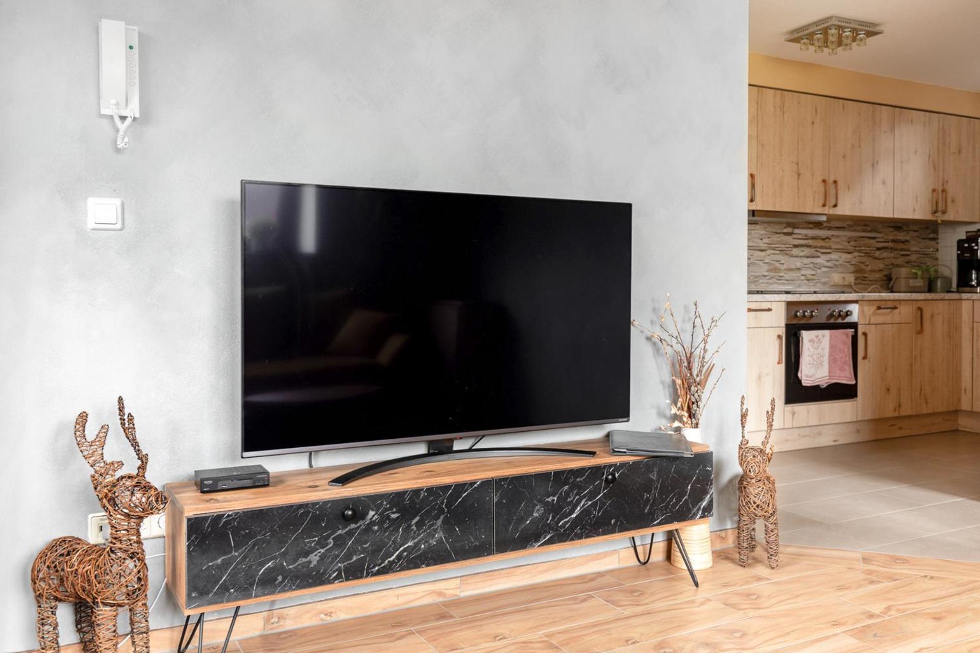 Gemuetliche Ferienwohnung Mit Terrasse Und Bergblick Инцел Екстериор снимка